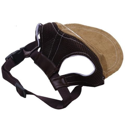 Casquette pour chien Goliath, respirante et ajustable brun et sangle réglable.